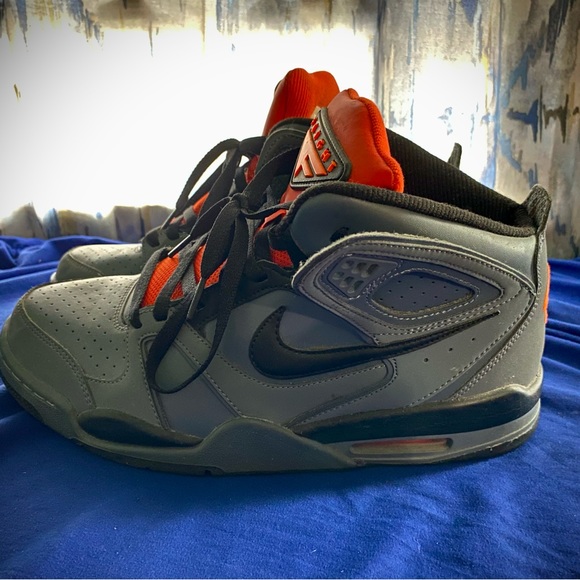 NIKE AIR FLIGHT FALCONS MENS BASKETBALL SIZE 10 - Picture 3 of 6